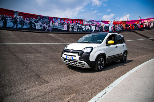 Vehicle parade to mark the 125th anniversary of Fiat.