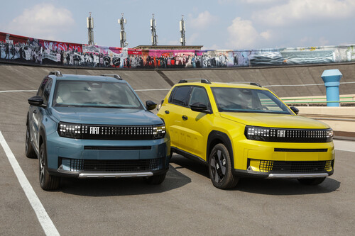 Vehicle parade to mark the 125th anniversary of Fiat.