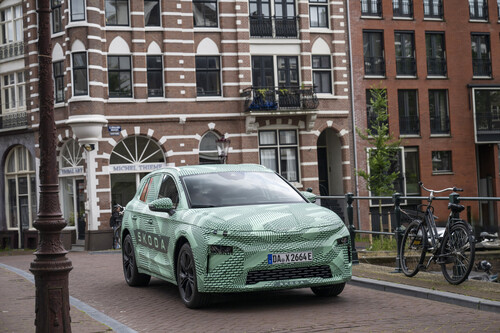 Only slightly camouflaged: Skoda Elroq.