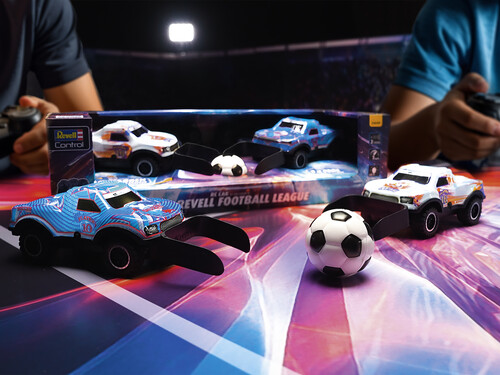 RC car set &quot;Football League&quot; from Revell.