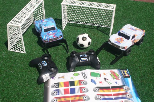 RC car set &quot;Football League&quot; from Revell.