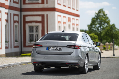 Skoda Superb Sedan.